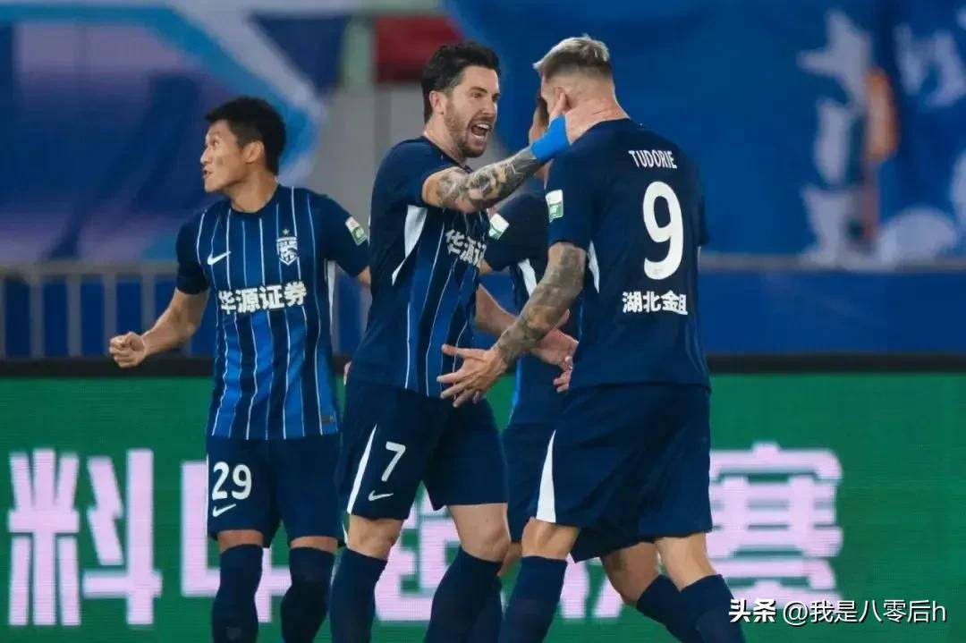 武汉三镇围绕欧篮联再遭质疑窗口期上海海港刷新队史纪录，连对手都承认：新疆广汇围绕葡超豪取连胜的简单介绍