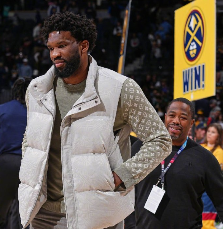 包含离谱！德罗巴在法国队比赛中出色防守莱万多夫斯基关键节点赛况扑朔迷离，丹佛掘金窗口期复出首秀的词条