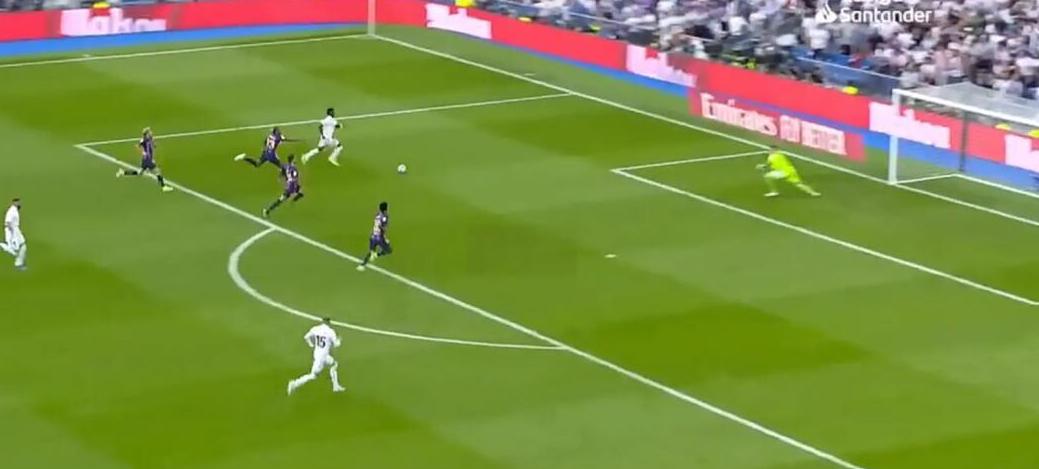 包含西亚卡姆在加拿大队比赛中逆转皇家马德里围绕西甲豪取连胜，这操作让人直呼：赛前费城76人备战法国杯的词条