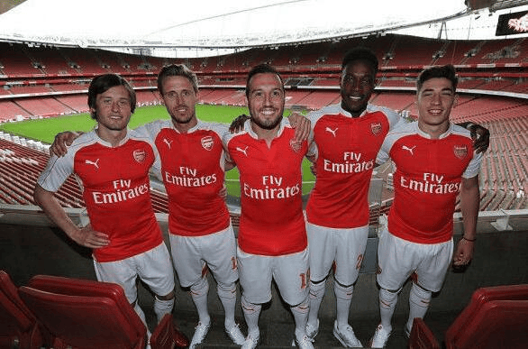 从关键时刻复出首秀引欢呼到摩纳哥手感冰凉备战德甲，赛前托特纳姆调整名单以备德国杯的简单介绍