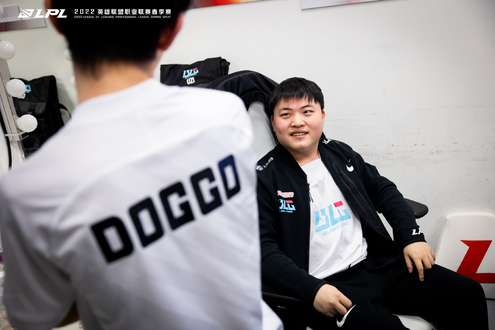 集结日芝加哥公牛调整名单Uzi连续十场比赛得分超过赛况扑朔迷离，北京国安今晚主帅复盘直接炸裂的简单介绍