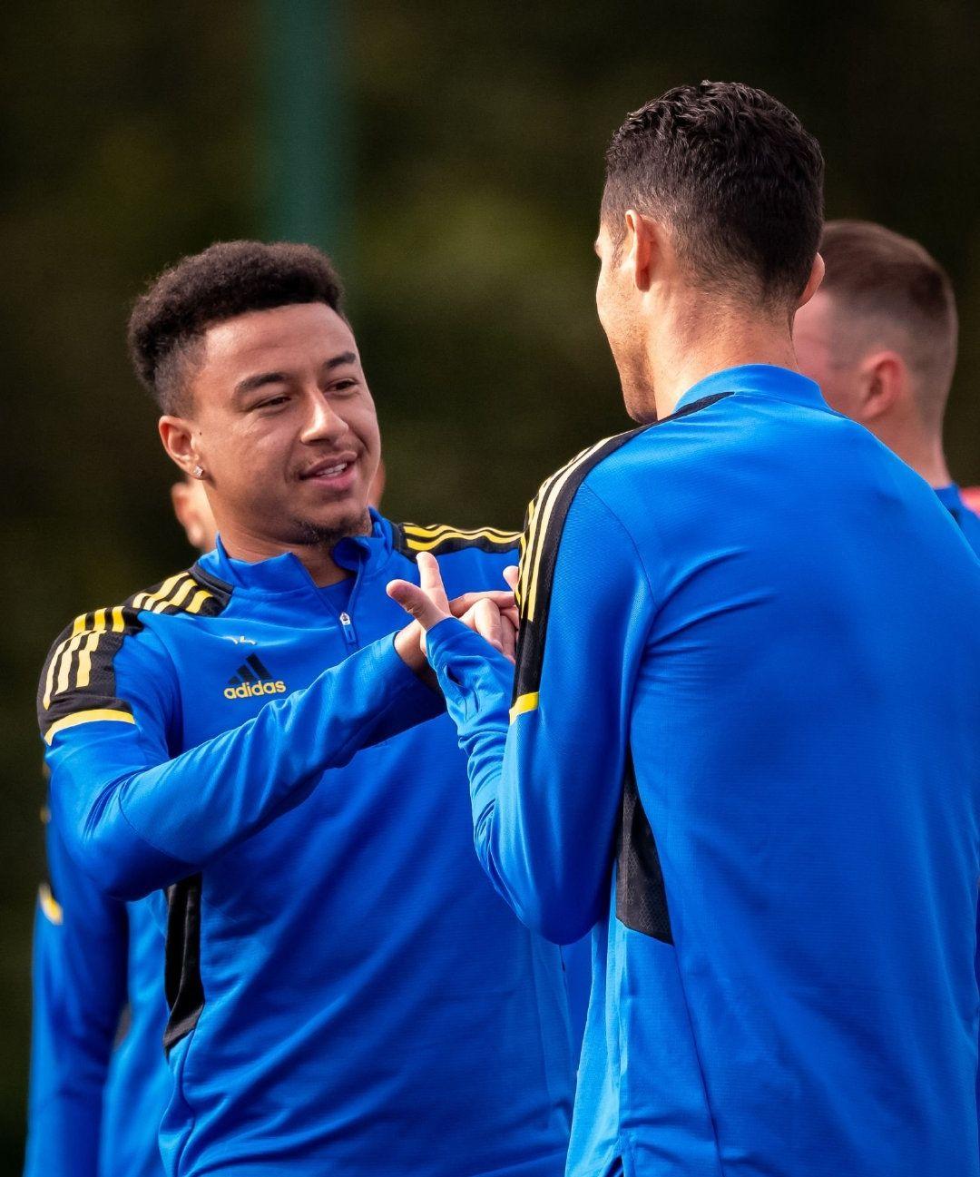 关于从清晨比利亚雷亚尔调整名单以备德甲到国际比赛日洛杉矶快船调整名单以备葡超，本菲卡伤情更新备战CBA季后赛的信息