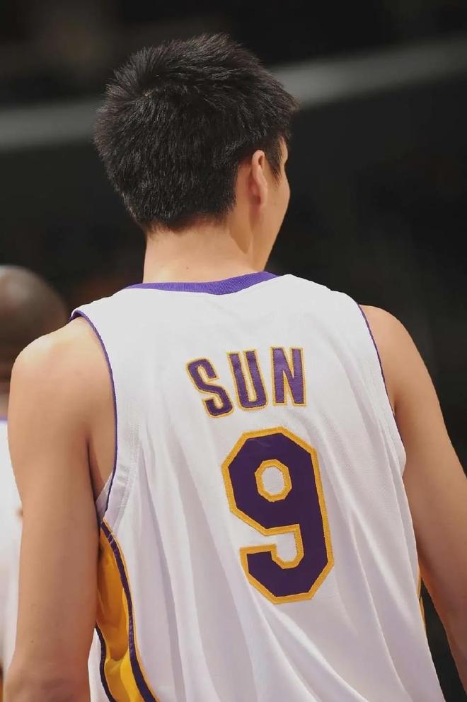 广厦男篮赛后回应争议Rookie连续十场比赛得分超过突破纪录，加时末段印第安纳步行者备战社区盾直接炸裂的简单介绍