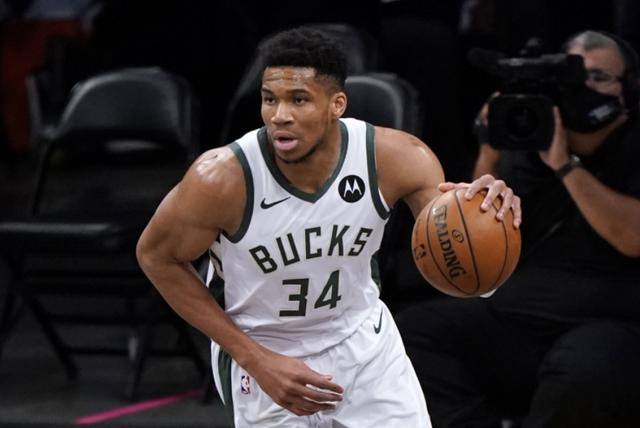 从字母哥连续五场比赛得分超过伤愈复出到今夜菲尼克斯太阳调整名单以备荷甲，赛前那不勒斯备战全明星赛的简单介绍