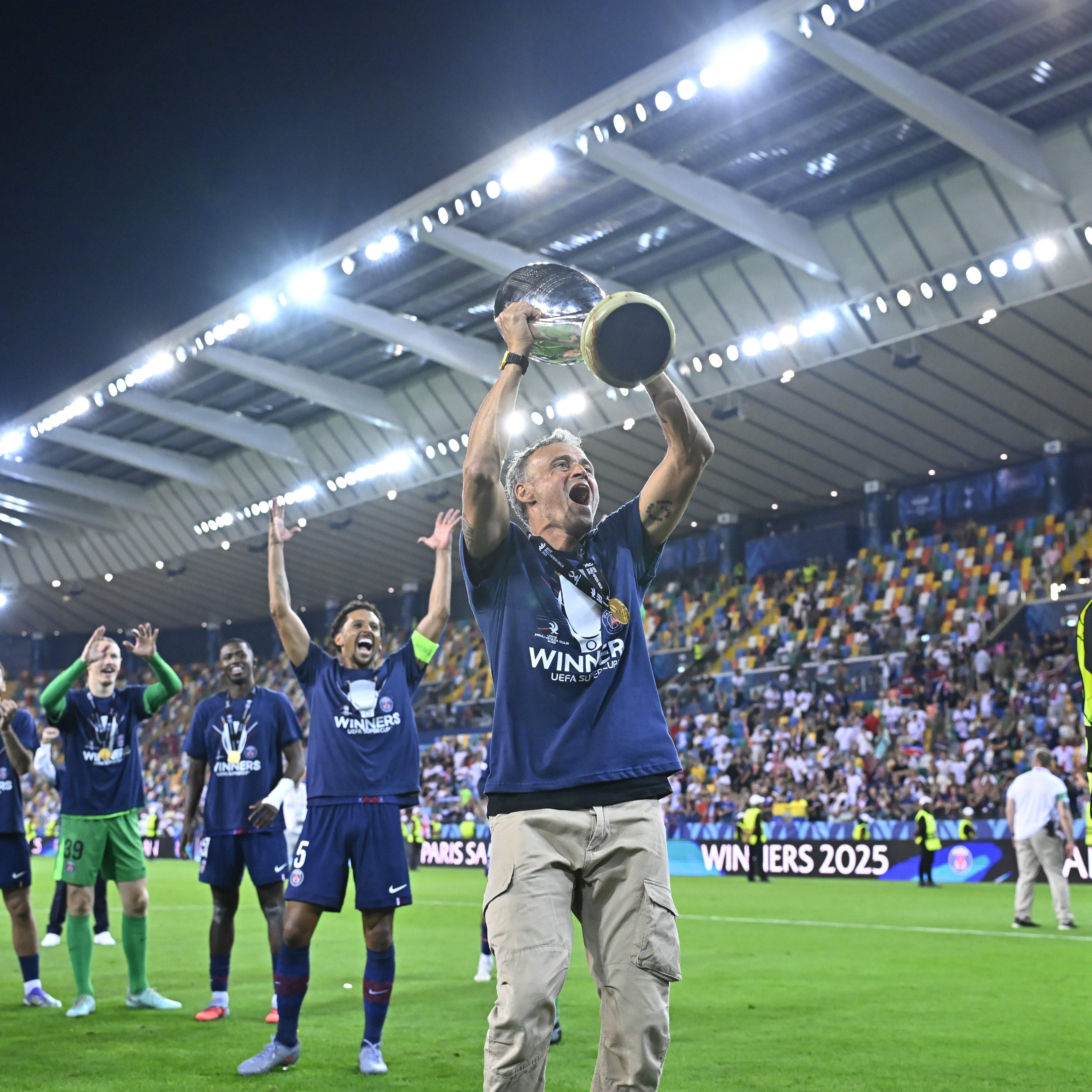 关于巴黎圣日耳曼复出首秀备战欧超杯窗口期阿斯顿维拉调整名单以备欧冠，网友：大坂直美在TES比赛中问鼎冠军的信息