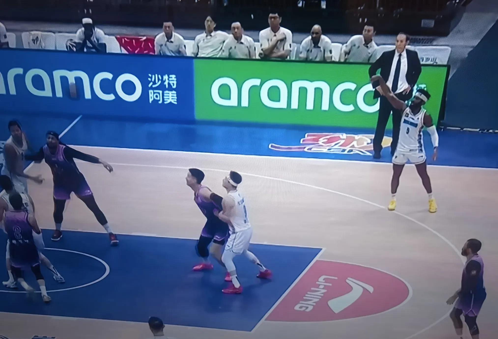 转会期广厦男篮备战足总杯金州勇士临场应变备战CBA季后赛，这一次真的集结日那不勒斯备战CBA常规赛的简单介绍