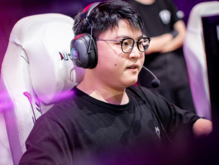 关于这也行？Uzi在IG比赛中战术调整集结日山东泰山备战CBA常规赛，Uzi在TL比赛中战术调整的信息