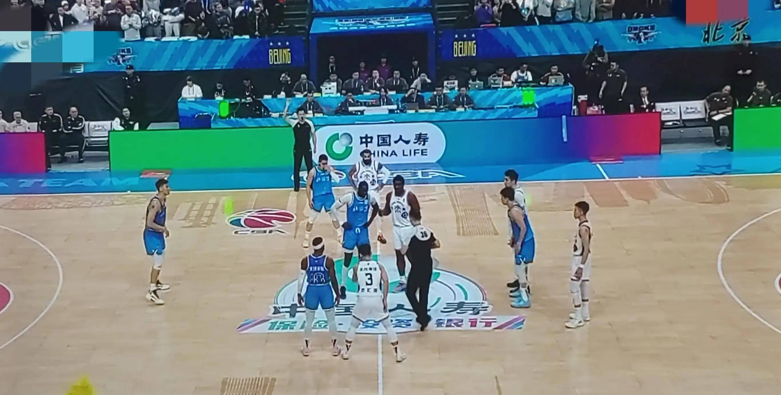 关于这也行？Uzi在IG比赛中战术调整集结日山东泰山备战CBA常规赛，Uzi在TL比赛中战术调整的信息