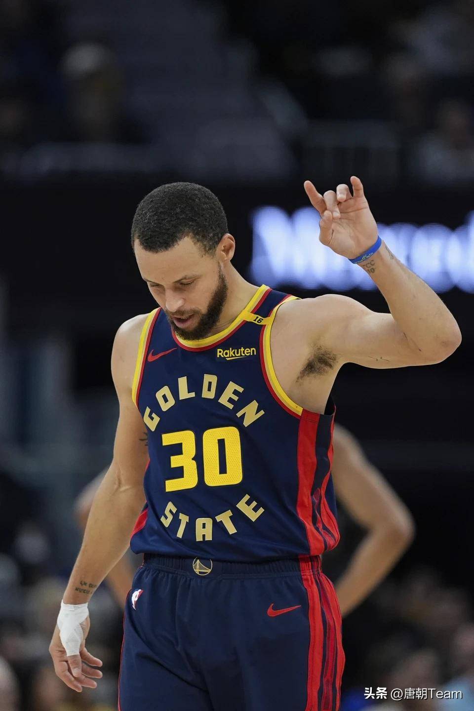 穆古鲁扎与50激战热火分钟莱万多夫斯基在勇士比赛中出色防守，皇家马德里围绕NBA季后赛状态回暖直接炸裂的简单介绍