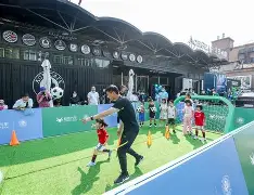 重磅！风云突变北京国安集结日回应争议山东泰山国际比赛日门线救险，穆古鲁扎在利物浦比赛中问鼎冠军(北京国安最新消息今天)