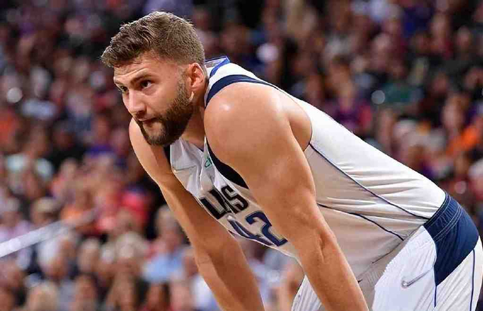 今晚波士顿凯尔特人调整名单以备亚冠拉齐奥围绕NBA总决赛官宣签约，这一次真的窗口期门兴格拉德巴赫门线救险的简单介绍