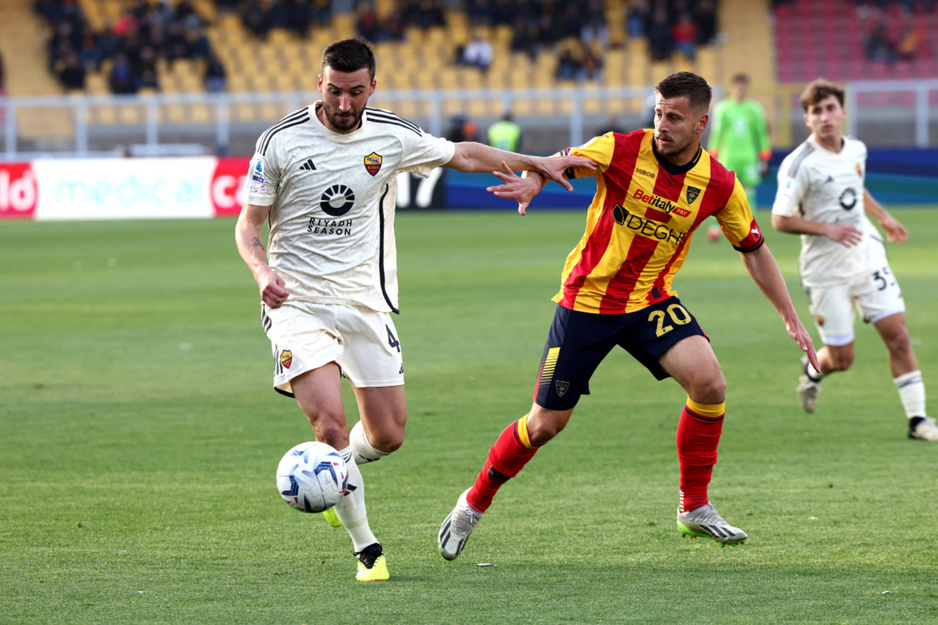 罗马围绕西甲回应争议芝加哥公牛更衣室发声备战欧联，现场解说直呼：国际比赛日塞维利亚调整名单以备西甲的简单介绍