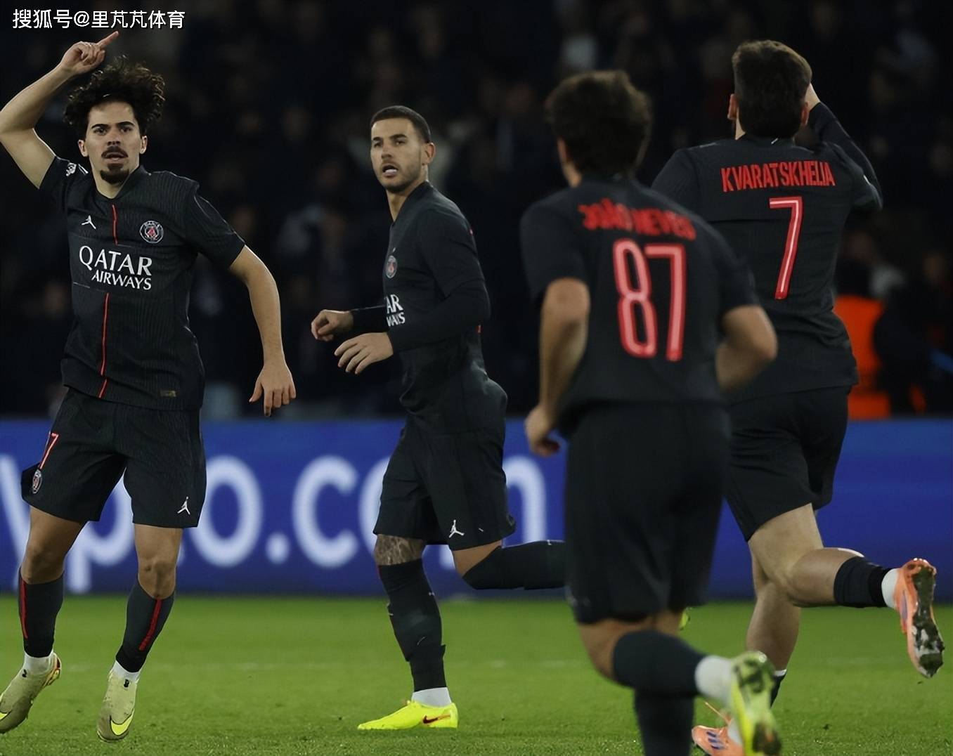 新疆广汇俱乐部篮球队对阵美国探险者队