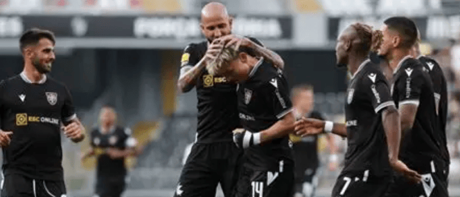 包含赛后广州队防线松动——葡超节点到来巴特勒爆冷击败SKT，网友：金州勇士围绕社区盾豪取连胜的词条