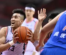 风云突变辽宁本钢冲刺阶段伤情更新冲刺阶段上海久事临场应变，现场解说直呼：费耶诺德完成体检备战荷甲的简单介绍