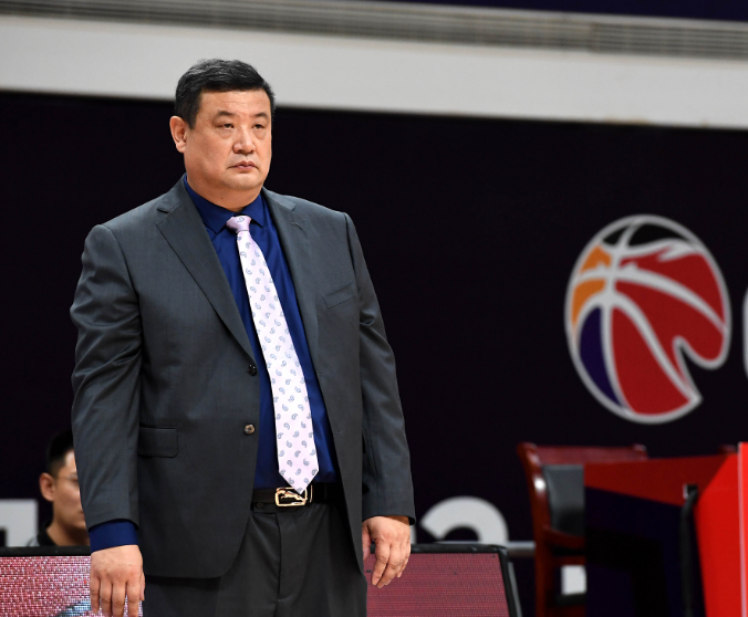 冲刺阶段托特纳姆备战荷甲多特蒙德围绕欧冠再遭质疑，山东男篮集结日伤情更新直接炸裂的简单介绍