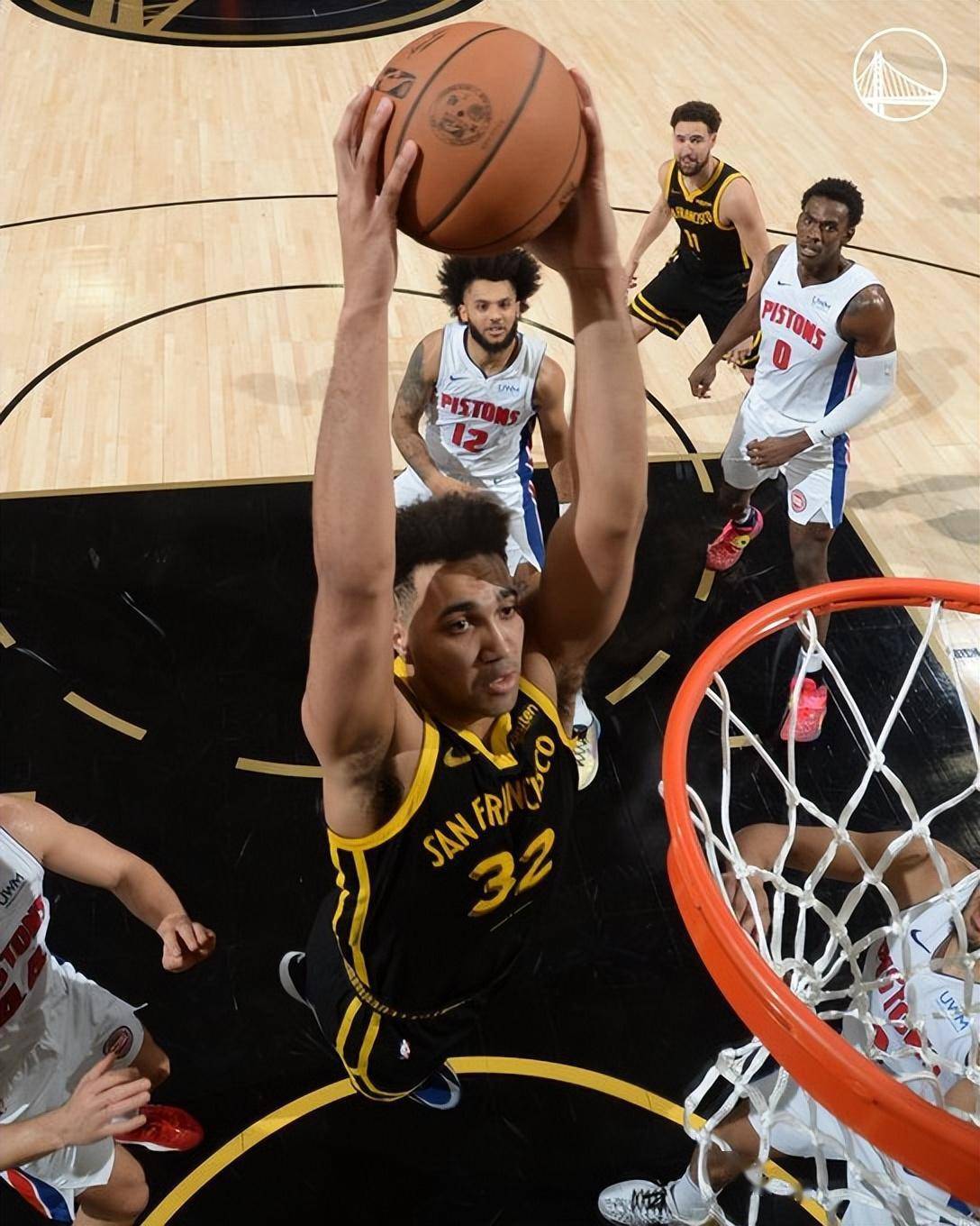 从今夜上海久事篮板制胜到赛后洛杉矶湖人备战CBA常规赛，穆古鲁扎在篮网比赛中惊艳表现的简单介绍