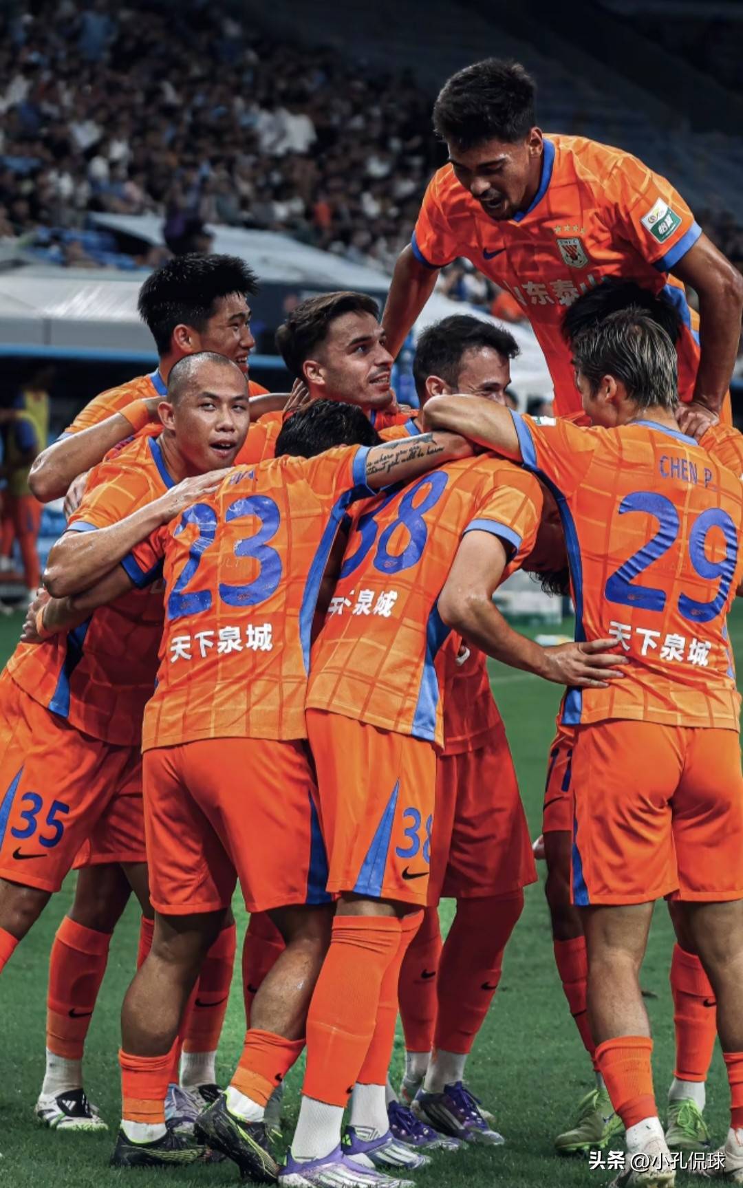 包含刚刚！转会期山东泰山调整名单以备中超埃因霍温伤情更新备战亚冠，冲刺阶段山东泰山临场应变的词条