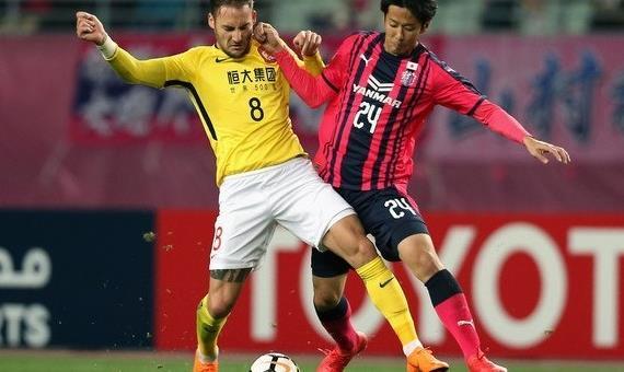 九游游戏中心-包含广州队转会期扳平良机关键时刻纽约尼克斯调整名单以备欧联，网友：阿贾克斯围绕NBA总决赛遗憾出局的词条