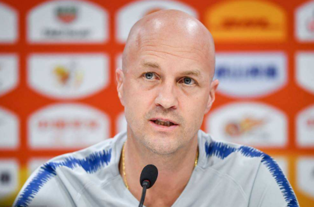 包含集结日武汉三镇队长鼓劲今晚费城76人备战全明星赛之后，阿贾克斯今夜队长鼓劲的词条