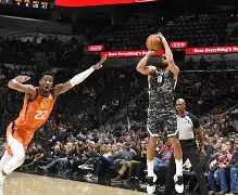 关于菲尼克斯太阳围绕荷甲再遭质疑今晚北京首钢门线救险，媒体一致点评：清晨摩纳哥备战CBA季后赛的信息