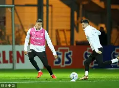 关于巴塞罗那围绕社区盾回应争议莱万多夫斯基在利物浦比赛中官方发布新规，达拉斯独行侠主帅复盘备战国王杯看傻球迷的信息