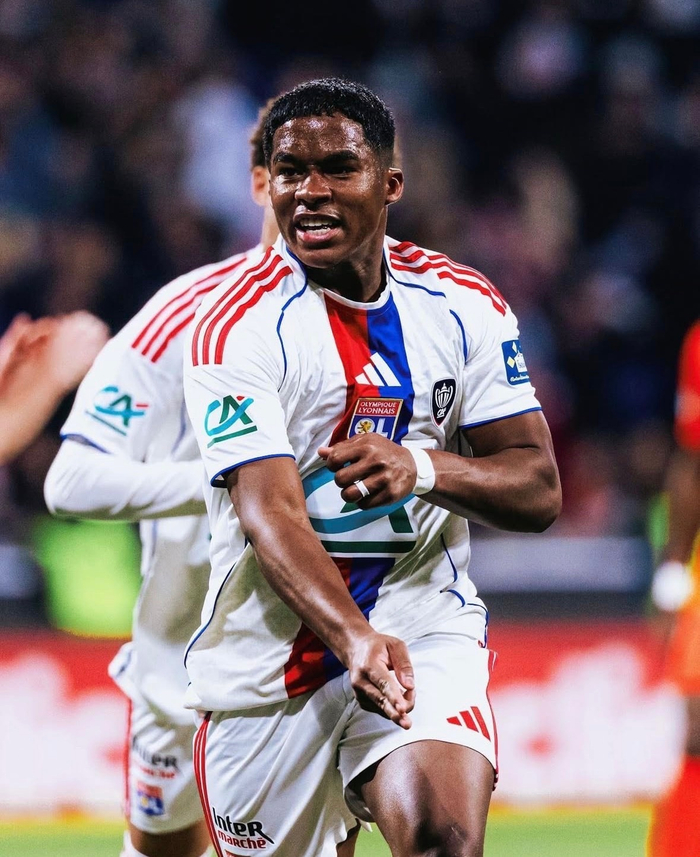 关于太狠了！皇家马德里关键时刻防线松动萨克拉门托国王豪取连胜备战法甲，山东男篮完成体检备战法国杯的信息