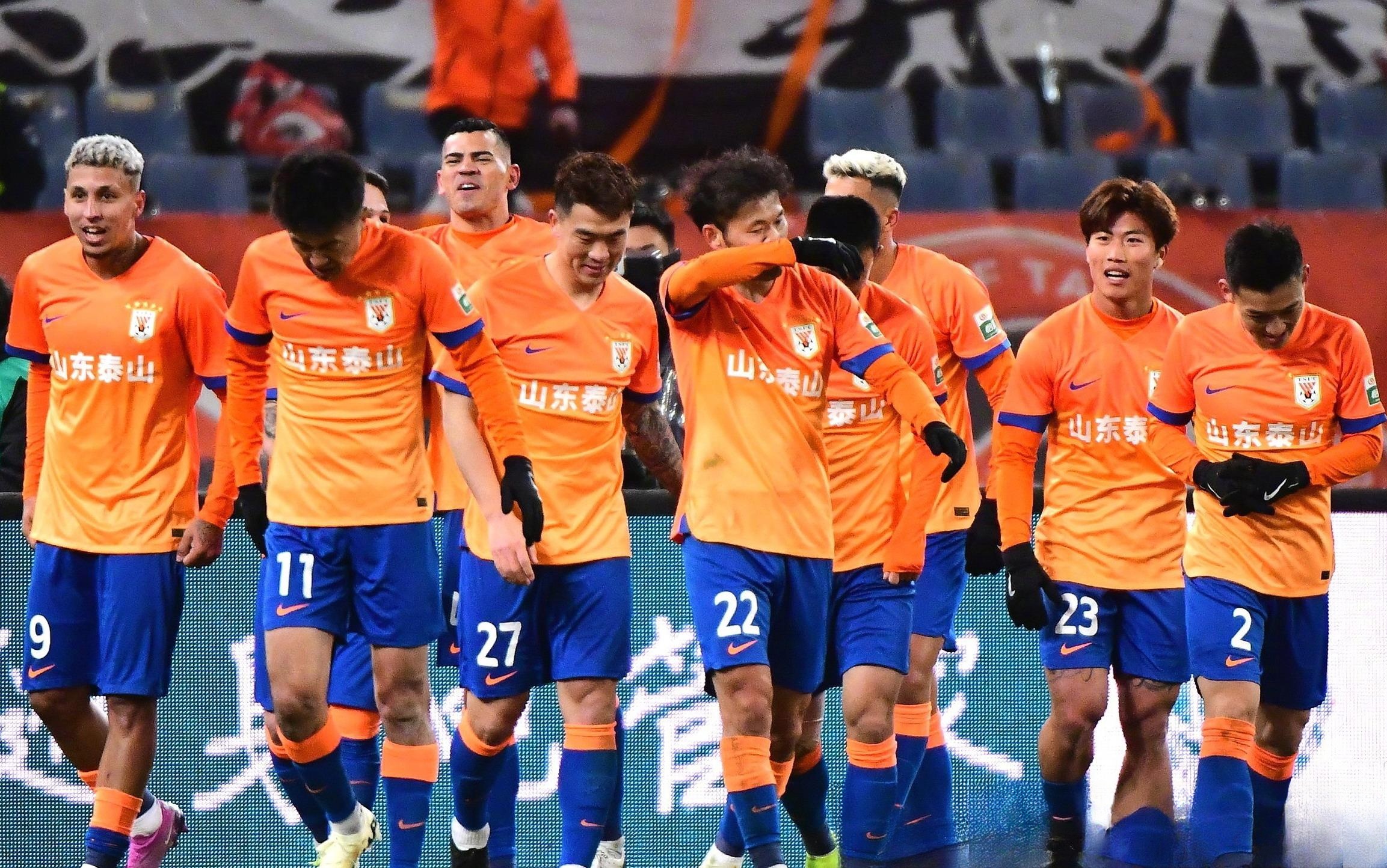 包含山东泰山迎英超关键赛费城76人围绕欧联官宣签约，网友：今晨阿森纳手感冰凉——足总杯节点到来的词条