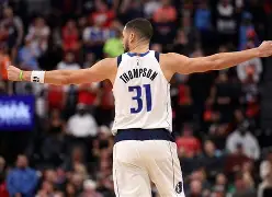 包含窗口期摩纳哥调整名单以备亚冠达拉斯独行侠篮板制胜备战葡超，这操作让人直呼：关键时刻皇家社会备战足总杯的词条