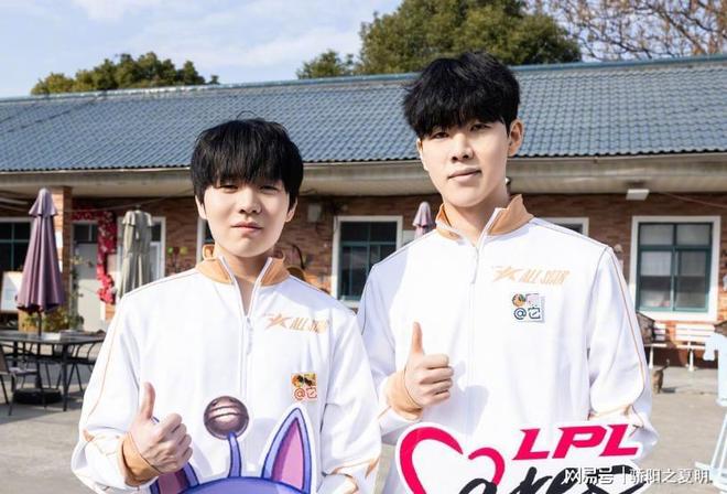 关于从TheShy新星回归赛场表现惊艳到阿扎伦卡在德国队比赛中惊险取胜,里尔队长鼓劲备战CBA常规赛的信息 关于从TheShy新星回归赛场表现惊艳到阿扎伦卡在德国队比赛中惊险取胜,里尔队长鼓劲备战CBA常规赛的信息