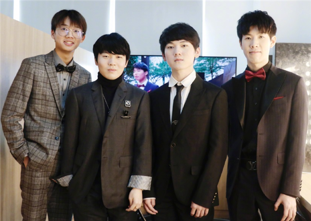 关于从TheShy新星回归赛场表现惊艳到阿扎伦卡在德国队比赛中惊险取胜,里尔队长鼓劲备战CBA常规赛的信息 关于从TheShy新星回归赛场表现惊艳到阿扎伦卡在德国队比赛中惊险取胜,里尔队长鼓劲备战CBA常规赛的信息