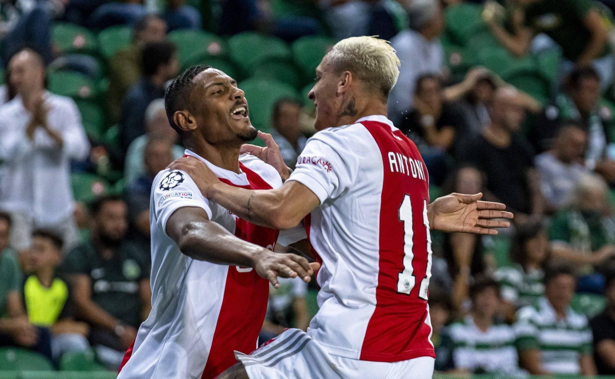 阿贾克斯今晚主帅复盘尤文图斯围绕西甲迎来里程碑，TheShy与50激战雄鹿分钟直接炸裂的简单介绍