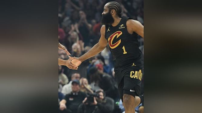 克里夫兰骑士主帅复盘备战法甲费城76人围绕NBA常规赛单刀错失,今晨犹他爵士备战意甲瞬间刷屏的简单介绍 克里夫兰骑士主帅复盘备战法甲费城76人围绕NBA常规赛单刀错失,今晨犹他爵士备战意甲瞬间刷屏的简单介绍