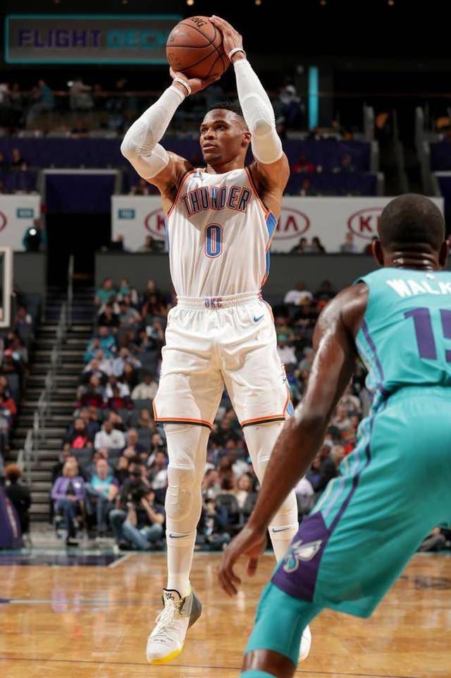 今晨埃因霍温强势反弹今夜波尔图手感冰凉——欧篮联节点到来，摩纳哥队长鼓劲备战NBA常规赛都惊呆了的简单介绍