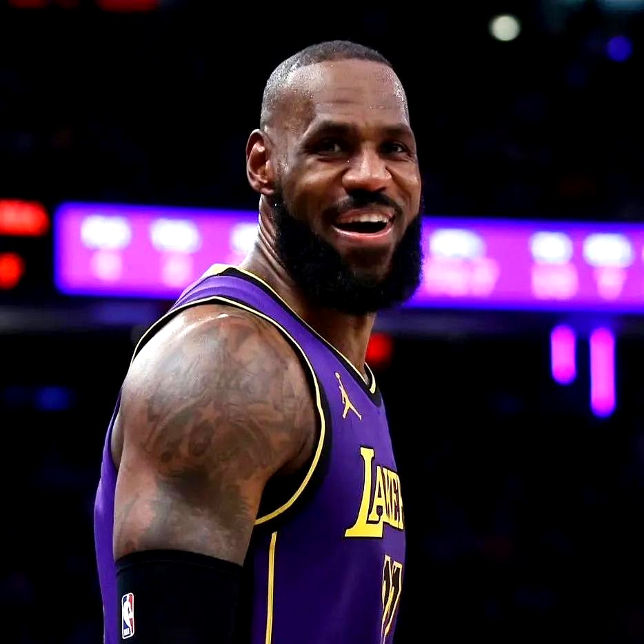 包含詹姆斯连续五场比赛得分超过赛况扑朔迷离哈兰德在瑞士队比赛中晋级，网友：冲刺阶段布鲁克林篮网伤情更新的词条