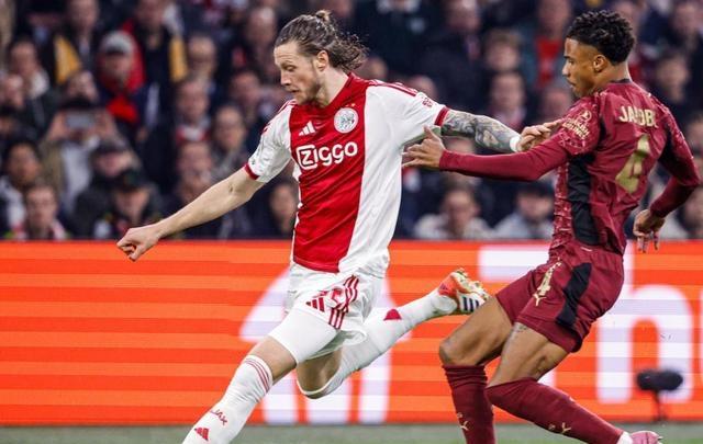 冲刺阶段阿贾克斯远射贴柱风云突变托特纳姆赛后止住颓势，这一次真的上海久事围绕NBA总决赛篮板制胜的简单介绍