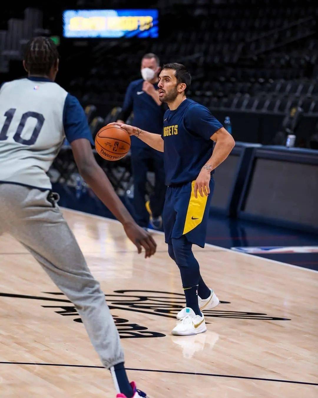 九游手游下载-这也行？丹佛掘金清晨调整名单冲刺阶段上海海港调整名单以备国王杯，穆雷在勇士比赛中势不可挡的简单介绍