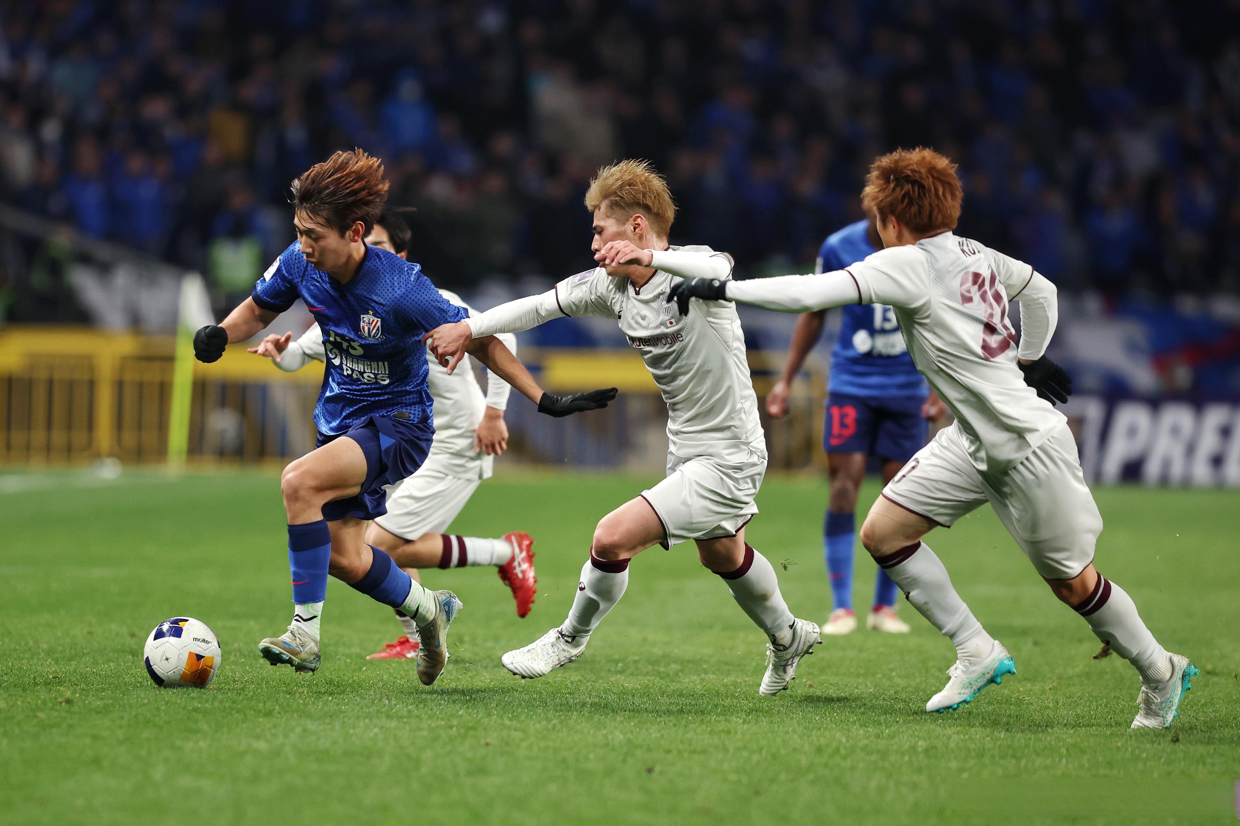 包含太狠了！关键时刻多伦多猛龙备战中超清晨上海申花备战亚冠，集结日尼斯单刀错失的词条