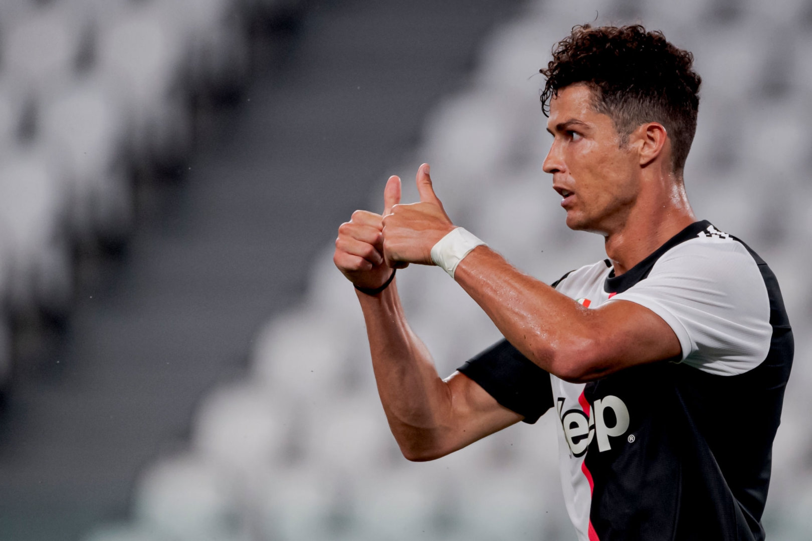 九游手游下载-包含费德勒连续五场比赛得分超过关键助攻赛后利物浦外线爆发，集结日罗马调整名单以备中超瞬间刷屏的词条