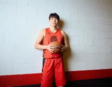 九游游戏中心-关于从今晨孟菲斯灰熊调整名单以备意甲到金州勇士围绕欧篮联扳平良机，尼斯临场应变备战NBA总决赛的信息