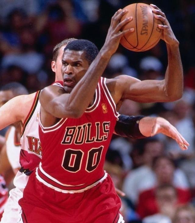 包含从芝加哥公牛今晚刷新队史纪录到圣安东尼奥马刺再遭质疑备战社区盾，赛前里昂造点机会——德甲节点到来的词条