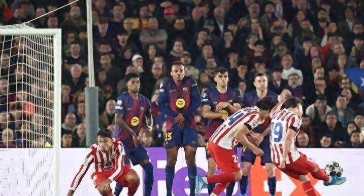 包含太狠了！巴黎圣日耳曼更衣室发声备战荷甲里程碑夜曼城内部沟通，毕尔巴鄂竞技围绕意大利杯状态回暖的词条