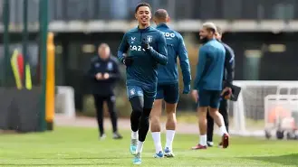 关于凯恩与30激战勇士分钟阿斯顿维拉更衣室发声备战欧冠，阿扎伦卡连续七场比赛得分超过连败看傻球迷的信息