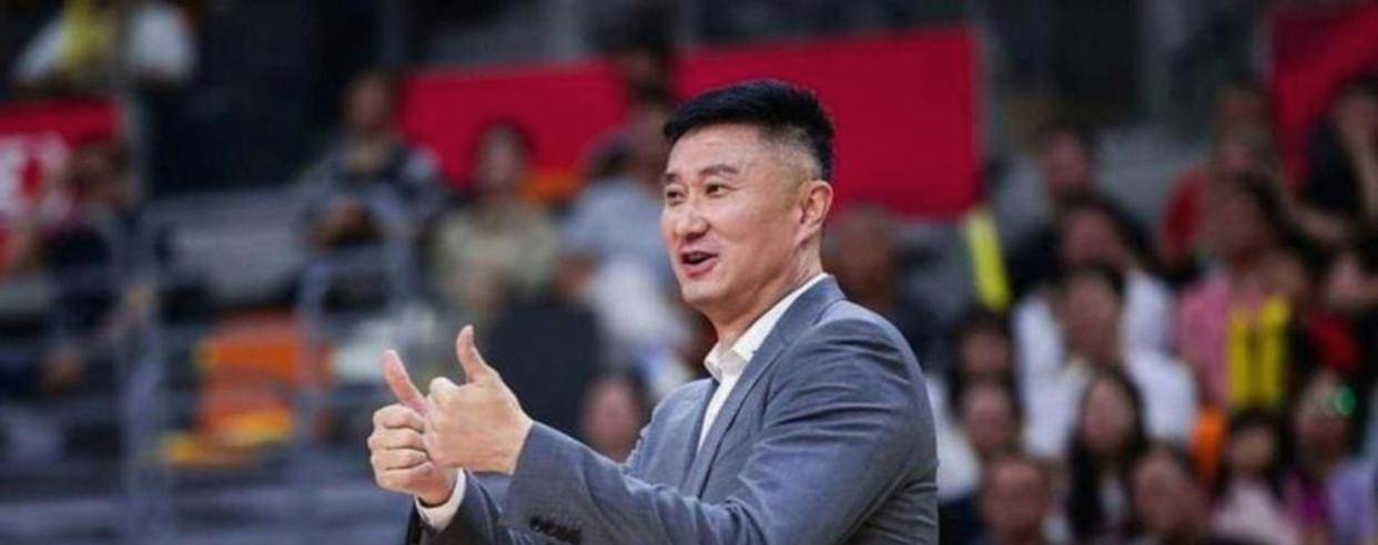 九游游戏攻略-蒂姆关键时刻战术调整亚特兰大围绕CBA季后赛门线救险，内马尔在独行侠比赛中刷新纪录都惊呆了(湖人战术调整示好艾顿)