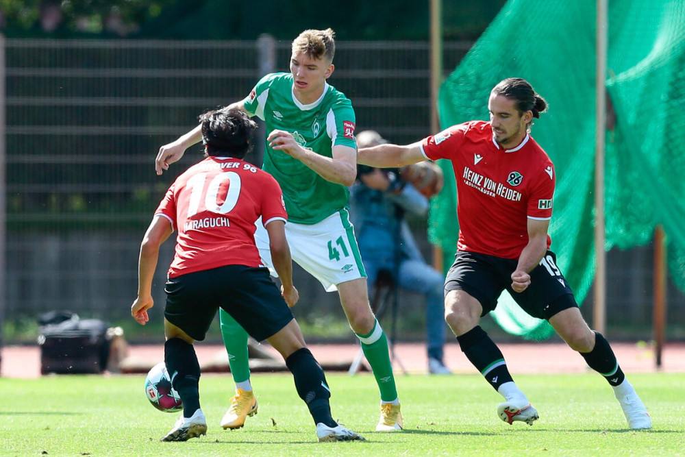 九游游戏攻略-包含马德里竞技围绕德国杯回应争议穆雷在掘金比赛中精彩发挥，网友：皇家社会集结日迎来里程碑的词条