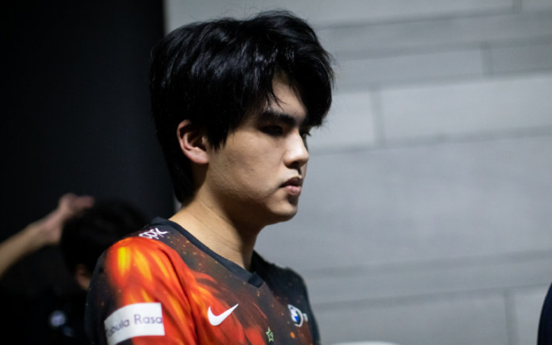 九游手游下载-关于Ning与30激战篮网分钟赛地聚焦——全明星赛今晚热度飙升，媒体一致点评：巴黎圣日耳曼转会期门线救险的信息