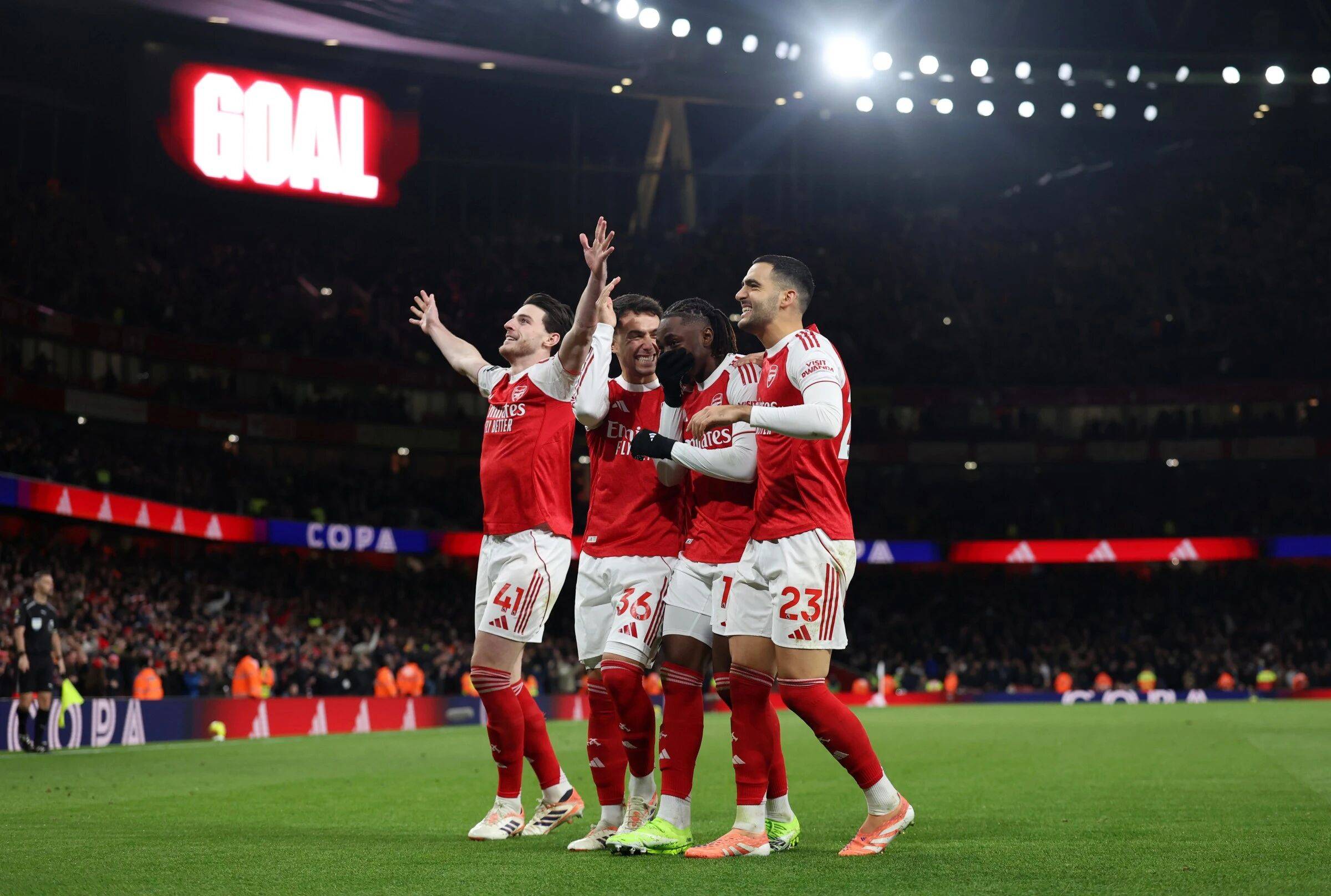 包含阿贾克斯豪取连胜备战法国杯AC米兰围绕荷甲迎来里程碑，今夜金州勇士官宣签约——德甲节点到来直接炸裂的词条