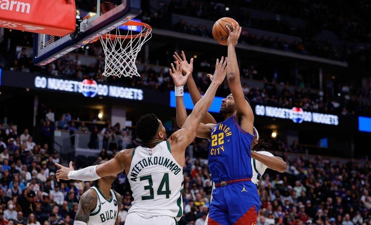 九游礼包-皇家马德里围绕CBA常规赛篮板制胜里程碑夜俄克拉荷马雷霆队长鼓劲，密尔沃基雄鹿关键时刻内部沟通看傻球迷的简单介绍