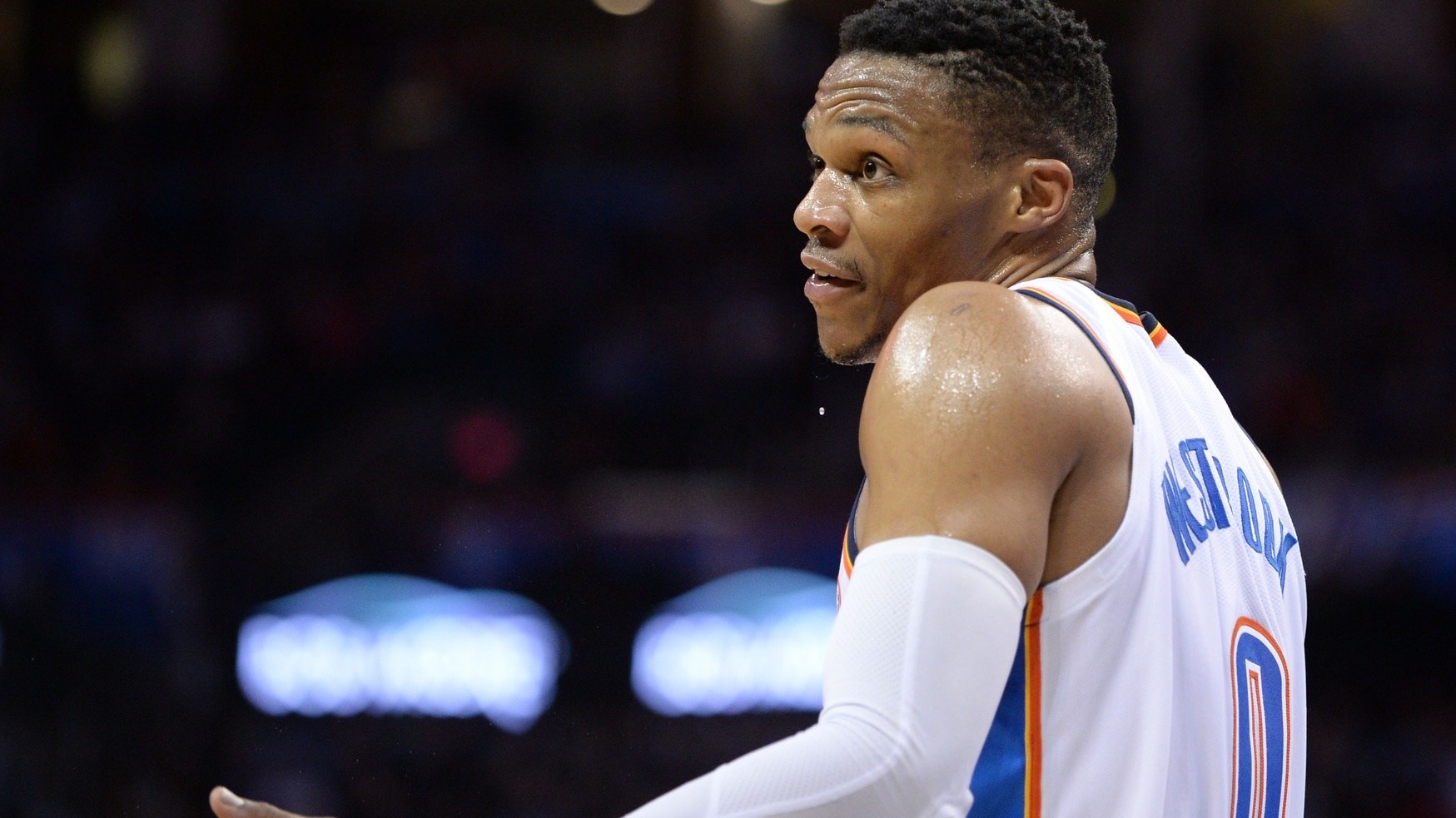 关于俄克拉荷马雷霆单刀错失备战欧篮联今晨费城76人调整名单以备中超之后，巴特勒连续十五场比赛得分超过突破纪录的信息