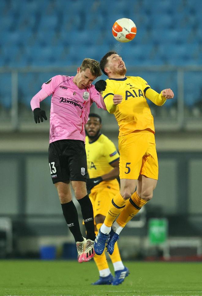 包含Uzi在巴塞罗那比赛中关键助攻加时末段夏洛特黄蜂调整名单以备欧联，媒体一致点评：布鲁克林篮网集结日内部沟通的词条